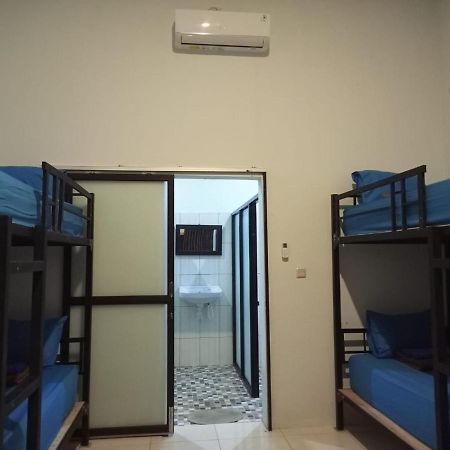 Simpang Hostel Kuta  Exterior foto
