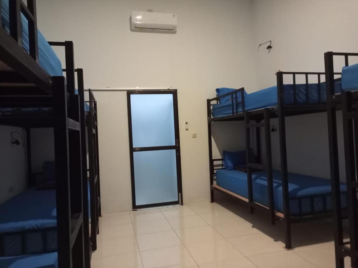 Simpang Hostel Kuta  Exterior foto