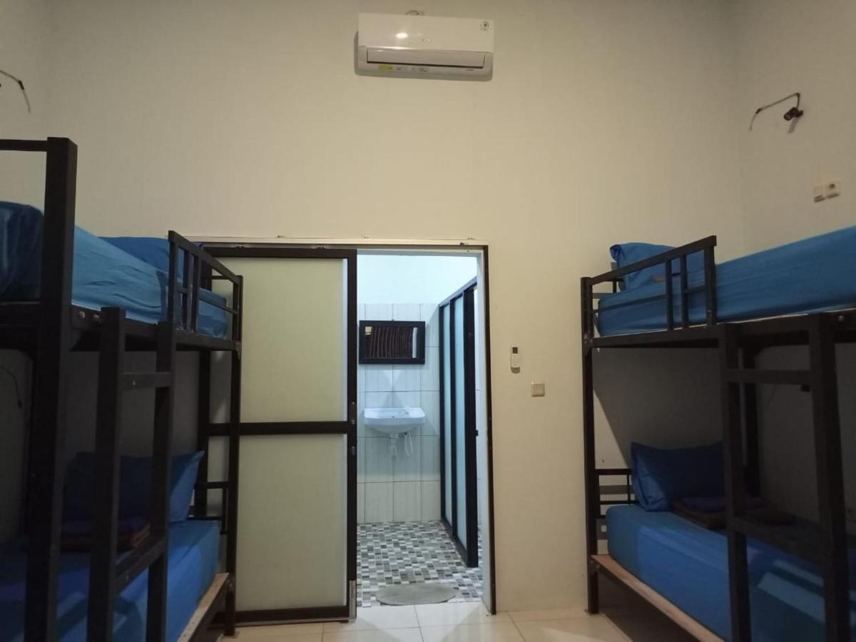Simpang Hostel Kuta  Exterior foto