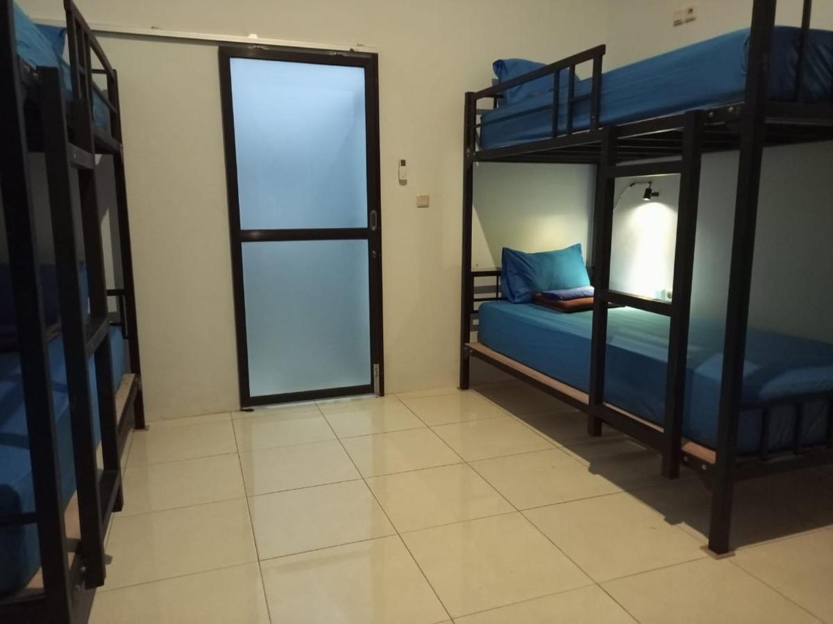 Simpang Hostel Kuta  Exterior foto